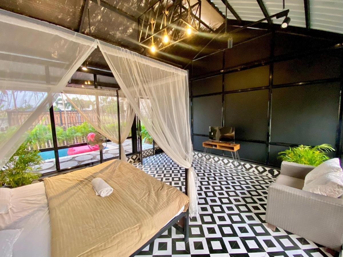 Glass House With Pvt Pool By Miracle Resort & Villa Lonavala Exterior photo